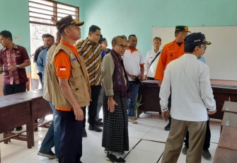 BNPB Serahkan Dukungan Operasional Penanganan Darurat Bencana Gempa NTT Kepada Pemerintah Kabupaten Kupang 
