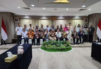 Foto Bersama usai acara rapat tindak lanjut hasil Survey Penilaian Integritas (SPI) tahun 2022, Rabu (23/8/2023) di Gedung Merah Putih KPK.