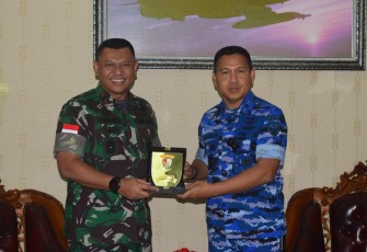 Penyerahan cindera mata