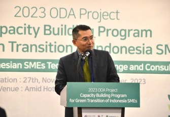 Kepala Biro Hukum dan Kerja Sama Kementerian Koperasi dan UKM (KemenKopUKM) Henra Saragih pada acara Capacity Building for Indonesia Green Transition di Korea Selatan 27 November – 1 Desember 2023.
