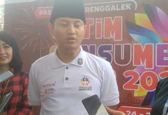 Bupati Trenggalek, Mochamad Nur Arifin, saat di konfirmasi di pelataran Pasar Pon Kabupaten Trenggalek Jumat (24/11/2023)