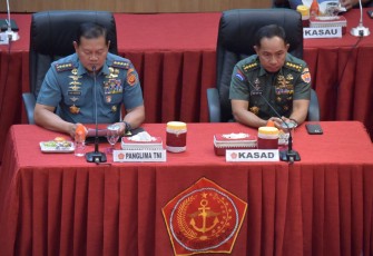 Pelaksanaan Exit Briefing dan penyerahan Memorandum oleh Laksamana TNI Yudo Margono yang merupakan Alumni Akademi Angkatan Laut (AAL) Angkatan 33 Tahun 1988 dilaksanakan bersama Panglima TNI yang baru yaitu Jenderal TNI Agus Subiyanto Alumni Akademi Militer (Akmil) Tahun 1991 yang sebelumnya menjabat sebagai Kepala Staf Angkatan Darat (Kasad)