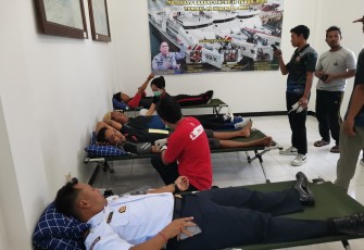 Bakamla RI Zona Tengah Gelar Donor Darah