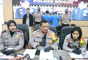 Kapolres Bogor AKBP Dr. Iman Imanuddin S.H., S.I.K., M.H, Senin (2/1/2023) saat konferensi pers.