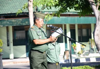 Kodim 0802/Ponorogo tadi pagi menggelar Upacara Hari Bela Negara ke 75 Tahun 2023 bertempat di Makodim 0802/Ponorogo, jalan Basuki Rahmat nomor 38, Kota / Kabupaten Ponorogo, Selasa (19/12/2023)