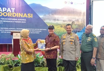 Gubernur Bengkulu Rohidin Mersyah   