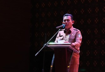 Gubernur Kepulauan Riau H. Ansar Ahmad saat membuka Rakor Penyusunan Rencana Pendanaan Pelaksanaan Pemilihan Kepala Daerah Serentak Tahun 2024, bertempat di Hotel Aston Kota Batam, Selasa (28/2/2023).