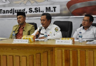 Kepala BSKDN Kemendagri Yusharto Huntoyungo saat melakukan kunjungan kerja ke Kabupaten Karo bersama Komisi II Dewan Perwakilan Rakyat Republik Indonesia (DPR RI) pada Rabu, 22 November 2023.