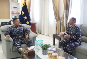 Danlantamal V saat Kunjungan Kehormatan ke Dankodiklatal, Jumat (29/12/2023).