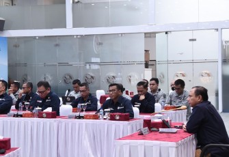 Bakamla RI bersama dengan ESQ Leadership Center bekerja sama dalam proses pengimplementasian nilai-nilai BerAKHLAK di Aula Ary Hasibuan Mabes Bakamla RI, Jakarta Pusat, Kamis (16/3/2023).