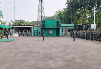 Upacara Hari Pahlawan di Lapangan Hitam