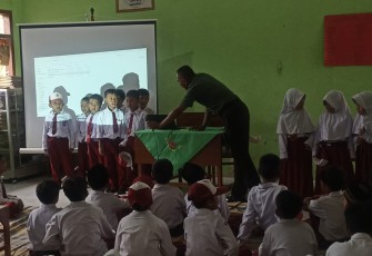 Anggota Kodim 0802/Ponorogo Beri Materi Wasbang Anak SD
