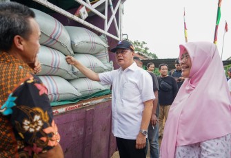 Gubernur Rohidin Pimpin Pelepasan Pengiriman Kopi Robusta Bengkulu ke PT Mayora Group