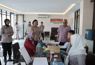 Peninjauan Pelayanan Publik oleh Kemenpan RB dan Srena Mabes Polri di Polres Jakbar