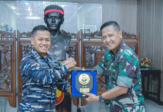 Pangkoarmada III Laksanakan Kunjungan Kehormatan ke  Pangdam XVI Pattimura