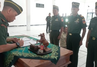 Dandim 0720/Rembang saat Pimpin Serah Terima Jabatan Tiga Danramil