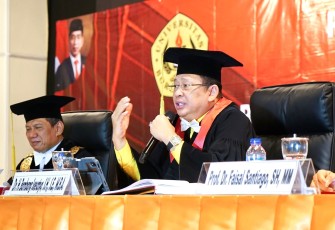 Bamsoet dalam Sidang Terbuka Promosi Doktor Daniel, di Universitas Borobudur, Jakarta, Selasa (7/11/23).