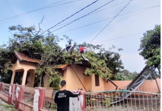  Angin Kencang Landa Pandeglang