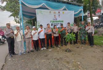 Polrestabes Medan dan Polsek Patumbak Tanam 10 Juta Pohon 