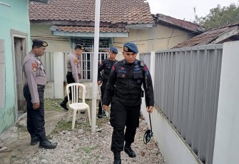 Satbrimob Polda Banten Lakukan Pengamanan Kunker Menkopolhukam RI ke Kantor DPC PPP Lebak 