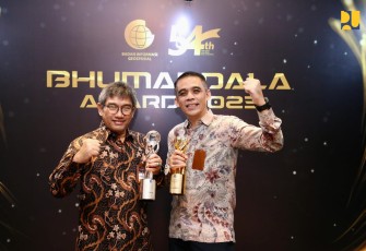 Penghargaan diterima secara langsung oleh Kepala Pusat Data dan Teknologi Informasi (Kapusdatin) Nazib Faizal dan Sekretaris Badan Pengembangan Infrastruktur Wilayah (BPIW) Benny Hermawan yang hadir mewakili Menteri PUPR Basuki Hadimuljono.