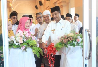 Wakil Bupati Risnawanto Resmikan Pojok Baca Pertama di Mesjid Agung Baitul Ilmi