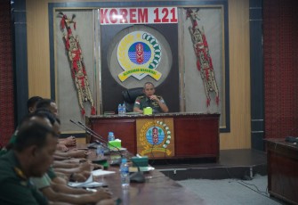 Kasipers Kasrem 121/ABW Pimpin Rapat Koordinasi Sertijab Tradisi Penerimaan dan Pelepasan Pejabat Golongan V 