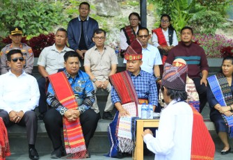 Bupati Vandiko Gultom Sambut Kedatangan KASAD Jenderal TNI Dudung Abdurachman di Samosir