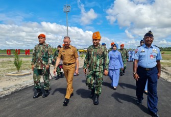 Kedatang Dankopasgat di Sambut Oleh Danlanud RSA Bersama Wakil Bupati Natuna 