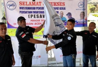Seni Hendri Terpilih Kembali Nahkodai 'Pesawat'