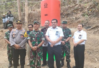 Dandim 0801/Pacitan Dampingi Danrem 081/Dsj Resmikan Sumur Bor Bagi Warga