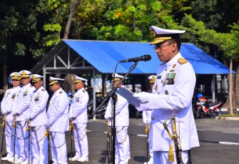 Danlantamal VI Makassar Pimpin Upacara Peringatan Hari Pahlawan di Lantamal VI