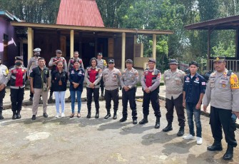 Personil Polres Ngada Melaksanakan Kegiatan Pengamanan Kampanye Calon Legislatif Kabupaten Ngada, Sekaligus Lakukan sambang kepada warga untuk himbau jaga Kamtibmas tetap kondusif, Desa Bomari Kecamatan Bajawa Kabupaten Ngada, Minggu 10 Desember 2023
