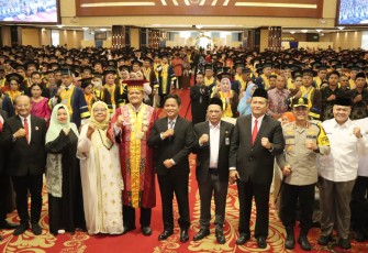Kapolrestabes Medan Kombes Pol Dr Teddy John Sahala Marbun SH MHum menghadiri wisuda Universitas Pembangunan Panca Budi di Gedung Selecta Conversation Hall Lantai 5 Jalan Listrik Medan