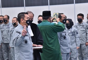 Upacara Serah Terima Jabatan yang dipimpin oleh Kepala Bakamla RI Laksamana Madya TNI Dr. Aan Kurnia, di Aula Ary Hasibuan Mabes Bakamla RI, Jakarta Pusat, Kamis (16/2/2023).