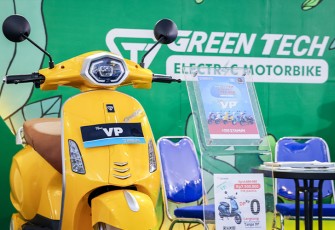 Acara Penguatan UMKM dan Pengembangan Industri Sepeda Motor Listrik Lokal, peningkatan TKDN, serta pencanangan Hari Sepeda Motor Listrik Nasional di Gedung Smesco, Jakarta, Rabu (29/11/2023).