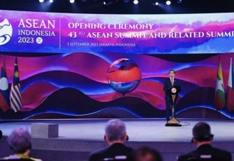 Presiden Jokowi saat Resmi Buka KTT Ke-43 ASEAN