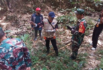 Danramil 0801/05 Nawangan Bersama Forkopimca Temukan Sumber Mata Air