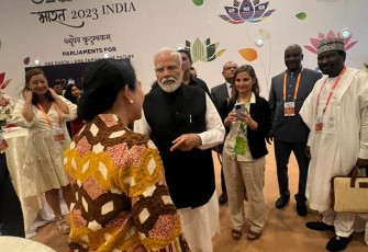 Puan saat Berbincang Hangat dengan Perdana Menteri India