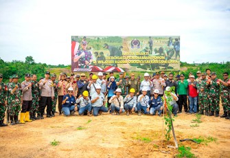 Kodim 0906/Kutai Kartanegara Tanam Ratusan Pohon