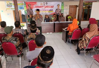 Polsek Pucanglaban saat Dengar Langsung Keluhan Warga Melalui Program Jum'at Curhat