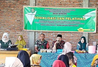  Babinsa Sengon saat Turut Dampingi Pelatihan Pembuatan Menu Pangan Bergizi dan Seimbang