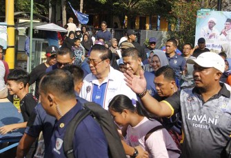 Ribuan Orang Kediri saat Padati Tamanan Mojoroto Mlaku Bareng SBY