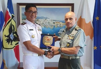 Penyerahan cindera mata