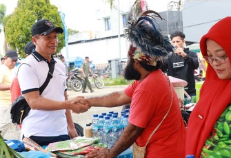 Pangkoarmada III Buka Bakti Kesehatan dan Bazar