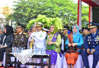 Komandan Lantamal VI dan Ketua Korcab VI DJA II saat Hadiri Upacara Peringatan HUT ke-78 TNI Tahun 2023 di Makassar