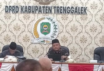 Situasi rapat kerja Komisi I DPRD Kabupaten Trenggalek, dengan tujuh (7) OPD mitra kerja, di aula DPRD Kabupaten Trenggalek, Selasa (14/3/2023) (Foto Hardi Rangga klikwarta.com).