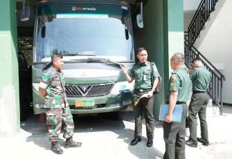 Korem 081/DSJ saat Terima Kunjungan Wasgiatlog Bidang Alpal dari Slogad