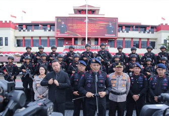 Korbrimob Polri saat melepas pejuang dan petarung luar biasa mewakili Indonesia,