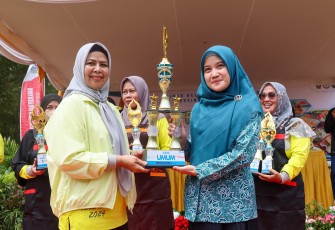 Ketua TP-PKK Provinsi Kepulauan Riau saat Membuka Festival Kuliner dan Lomba Masak Ikan Tahun 2024